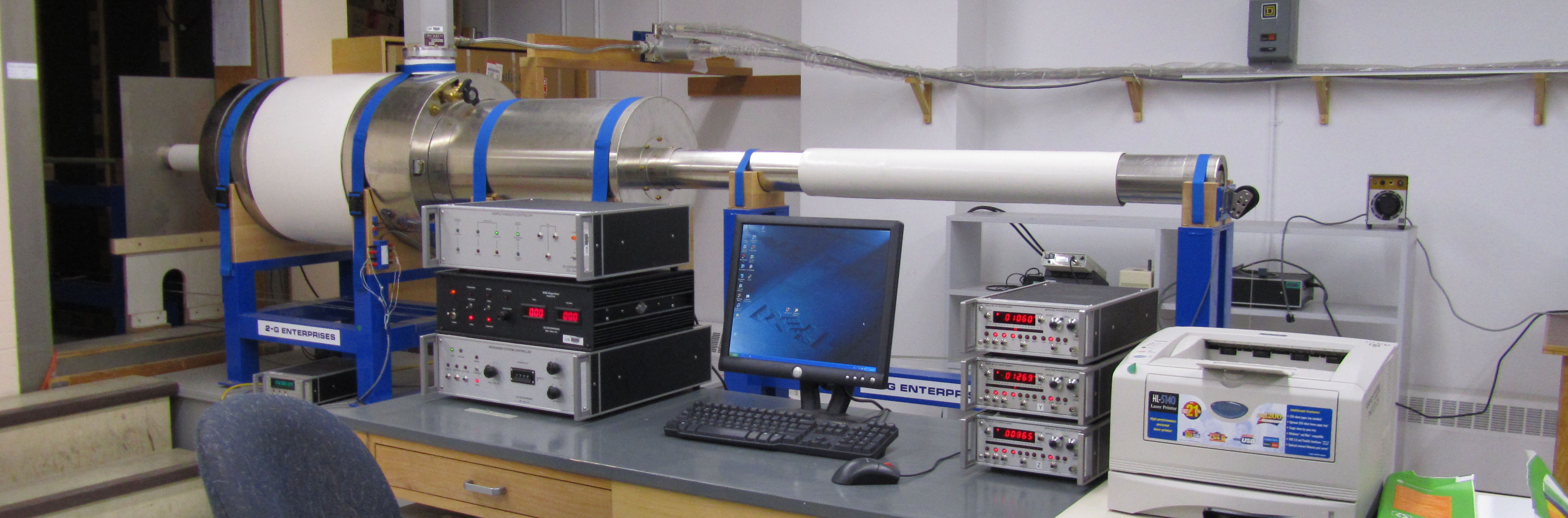 Cryogenic magnetometer facility